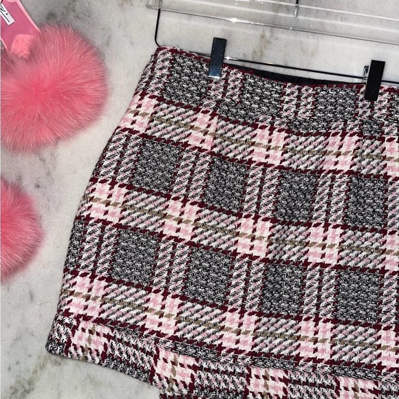 Forever 21 Tweed Asymmetric Mini Skirt in Pink Multi - Picture 9 of 13